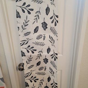 Decocrated Fall Table Runner